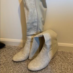 Women’s wedge boots